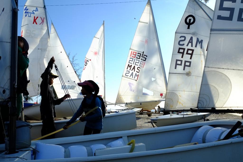 Pusat Latihan Perahu Layar Batu Laut